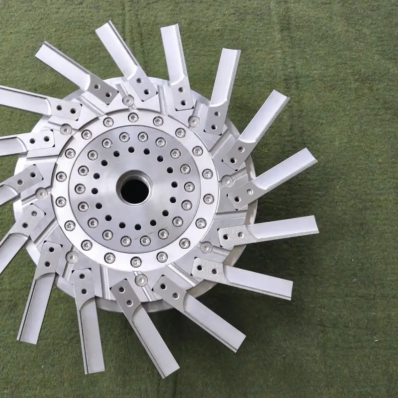 Pelletizer Cutter Hub fitted with multiple complete Pelletizing Knives